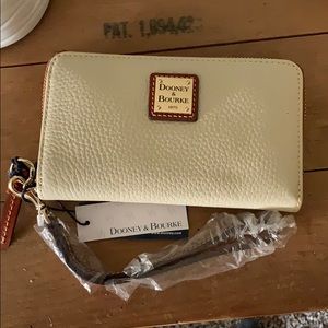 NWT! Dooney & Bourke Pebble
